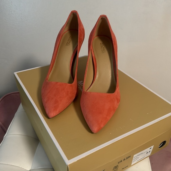 Michael Kors suede pump,New! - Picture 2 of 2